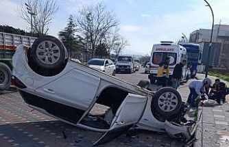 Takla atan otomobilin sürücüsü yaralandı