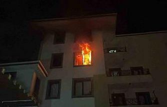 Tartıştığı annesine kızıp daireyi ateşe verdi: 10 kişi dumandan etkilendi