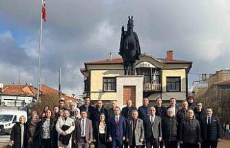 Tavşanlı’da vergi haftası kutlamaları çelenk sunumu ile başladı
