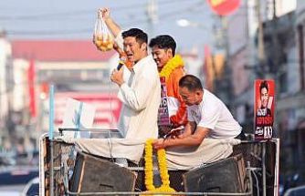 Tayland’da halk sandık başında