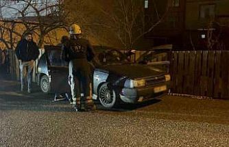 Tekirdağ’da otomobil bahçe duvarına çarptı