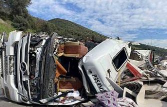 TEM’de iki tır kazaya karıştı, trafik felç oldu