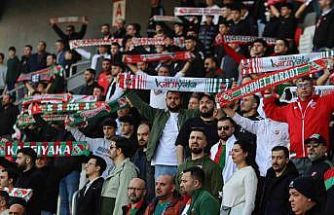 TFF 3. Lig: Karşıyaka: 3 - İzmir Çoruhlu FK: 1