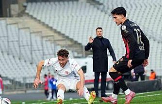 Trendyol Süper Lig: Fatih Karagümrük: 1 - Antalyaspor: 0 (Maç sonucu)
