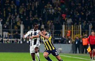 Trendyol Süper Lig: Fenerbahçe: 0 - Kasımpaşa: 0 (Maç devam ediyor)