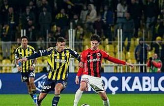 Trendyol Süper Lig: Fenerbahçe: 1 - Gençlerbirliği: 0 (Maç devam ediyor)