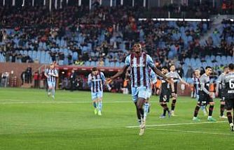 Trendyol Süper Lig: Trabzonspor: 1 - Fatih Karagümrük: 1 (İlk yarı)