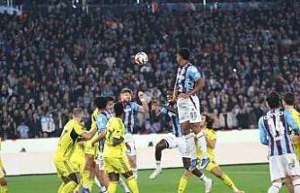 Trendyol Süper Lig: Trabzonspor: 2 - Fenerbahçe: 2 (İlk yarı)