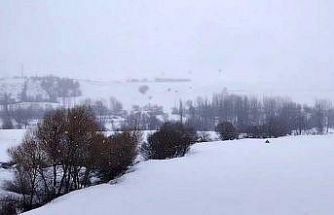 Tufanbeyli’de kar yağışı etkili oldu