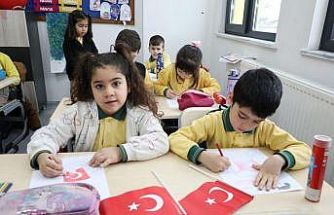 Tunceli’de ilk ders "Bayrak sevgisi"