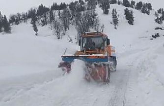 Tunceli’de karla mücadele çalışmaları aralıksız sürüyor