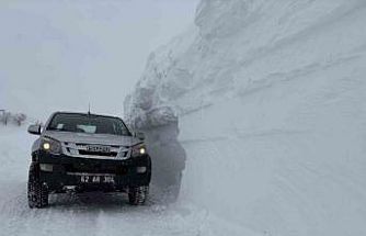 Tunceli’de karla mücadele çalışmaları gece gündüz sürüyor