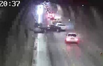 Tünelde otomobiller kafa kafaya çarpıştı, 1 kişi yaralandı: Feci kaza kamerada