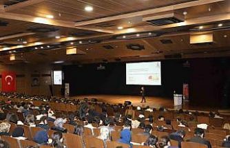 ‘Üniversite Yolunda Sınav Stratejileri’ etkinliği yapıldı