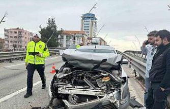 Uşak’ta 3 otomobil çarpıştı: 4 yaralı