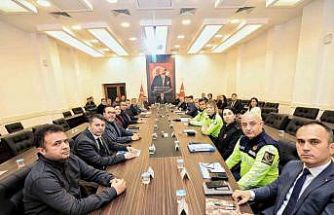 Vali Akbıyık başkanlığında ‘Okul Güvenliği’ toplantısı yapıldı