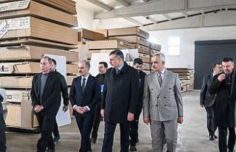 Vali Çiftçi Oltu’da işletmeleri ziyaret etti
