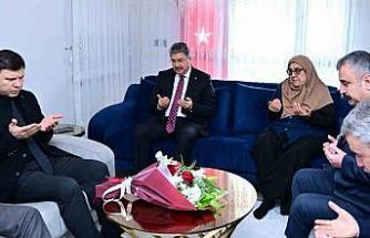Vali Dr. Erdinç Yılmaz şehit ailesine taziye ziyaretinde bulundu