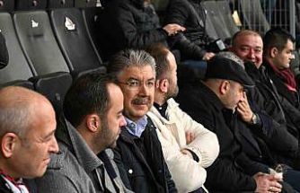 Vali Erdinç Yılmaz, Eskişehirspor’un Altay maçını tribünden takip etti