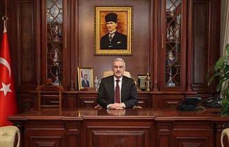 Vali Erol Ayyıldız: "Asrın felaketi, devletin ve milletin kenetlendiği tarihi bir imtihan olmuştur"