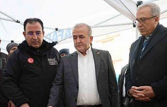 Vali Hatipoğlu: "Arama ve tarama faaliyetleri geniş bir alan içerisinde devam ediyor"