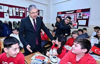 Vali Yılmaz, öğrenciler ve öğretmenlerle buluştu