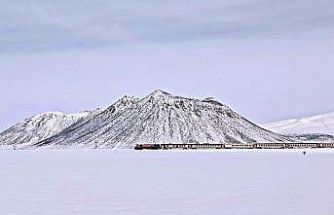 Van Gölü Ekspresi’nin Kirkor Dağı eteklerindeki manzarası hayran bıraktı
