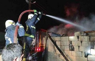 Van’da korkutan ahır yangını: 3 inek son anda kurtarıldı