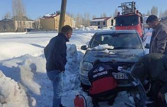 Van’da seyir halindeki otomobil yandı