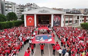 Yer gök kırmızı beyaz