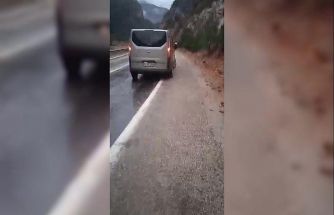 Yine aynı yer: 4 öğretmene mezar olan Tırtat mevkiinde kayalar düşmeye devam ediyor