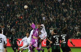 Ziraat Türkiye Kupası: Kocaelispor: 1 - Beşiktaş: 0 (İlk yarı)