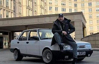 1995 model Tofaş "16" plakası ile New York sokaklarında