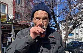 34 yıldır su içemeyen yaşlı adam: "Suya hasret kaldım, gülmeye hasret kaldım"