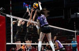 5 setlik derbinin galibi Eczacıbaşı Dynavit