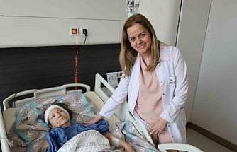 60 yıllık sessizliği koklear implantla son bulacak