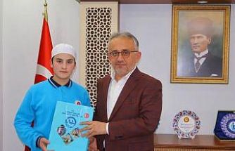 7 ayda hafızlık eğitimini tamamladı