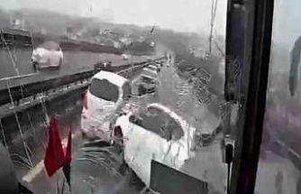 8 kişinin yaralandığı kaza anı kamerada