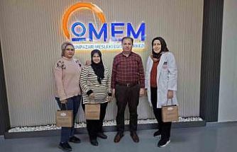 8 Mart Dünya Kadınlar Günü’nde öğretmenlerini ve çalışanlarını unutmadılar