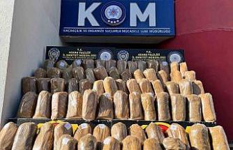 Adana’da 1 ton kaçak tütün ele geçirildi