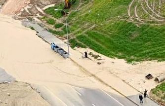 Adana’da yağmur hayatı felç etti: Dereler taştı, yollar göle döndü