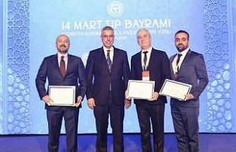 Adanalı sağlıkçılara "Yılın Hekimi" ve "Yılın Sağlık Çalışanı" ödülü