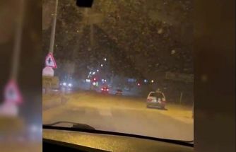 Adıyaman’da tepki çeken görüntü: Seyir halindeki otomobilin bagaj kısmına oturarak ilerledi