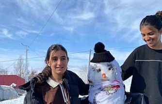 Ağrı’da kardan adamdan gelenek yaşatıldı