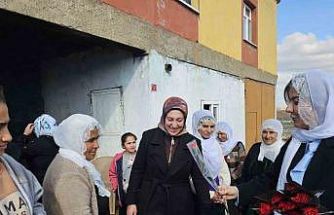 AK Parti heyeti Çınar’da Kadınlar Gününü kutladı