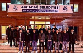 Akçadağ Belediye Başkanı Ulutaş sahurda gençlerle buluştu