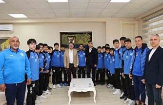 Akdeniz Belediye Spor U-14 Takımı Türkiye Şampiyonası yolunda
