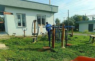 Akdeniz’de bahar temizliği: Parklar yaza hazırlanıyor