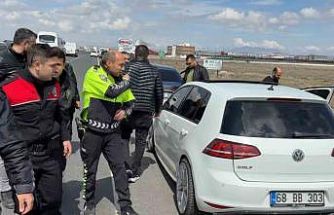 Aksaray’da nefes kesen şüpheli polis kovalamacası kamerada: 3 gözaltı
