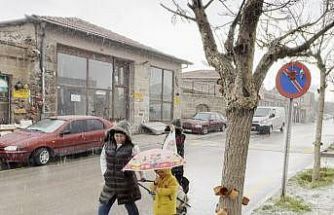 Aksaray’ın Güzelyurt ilçesinde şiddetli yağış etkili oluyor